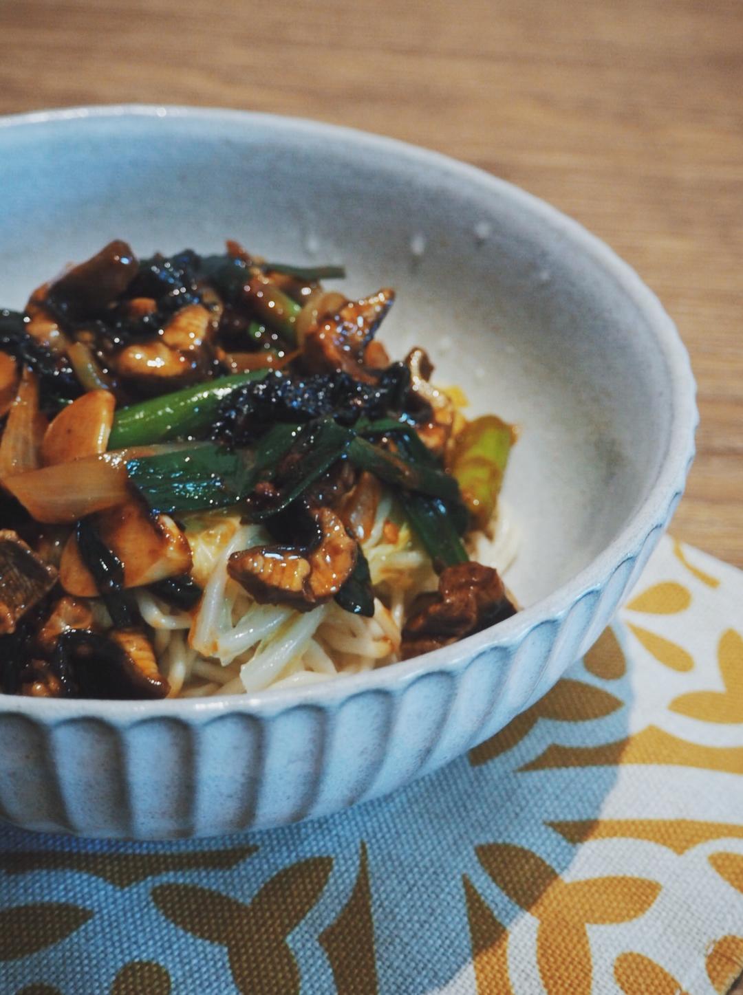 贰彤厨记 | 油爆鳝鱼面