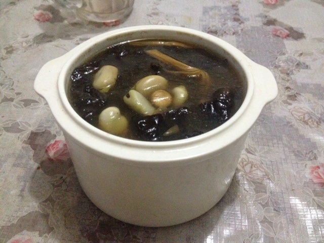 墨鱼排骨汤