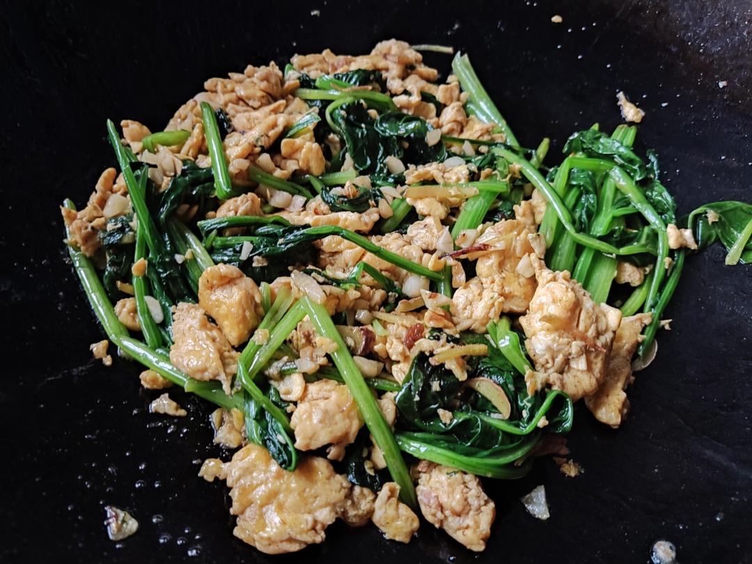 菠菜炒鸡蛋