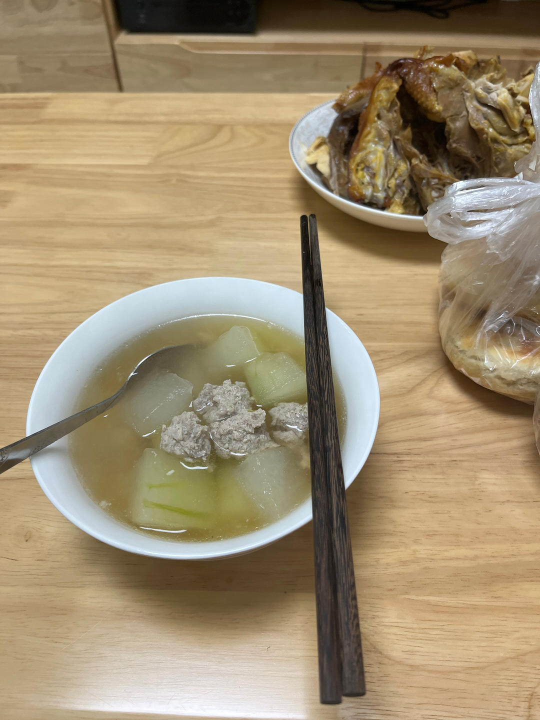 巨鲜美的冬瓜丸子汤