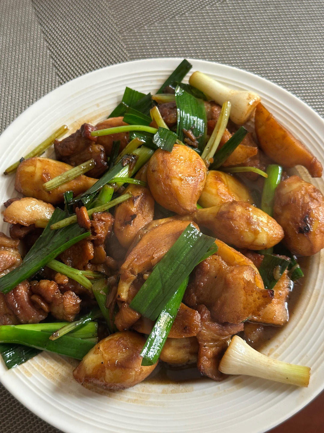 客家菜-南乳慈菇（芽菇）闷五花肉