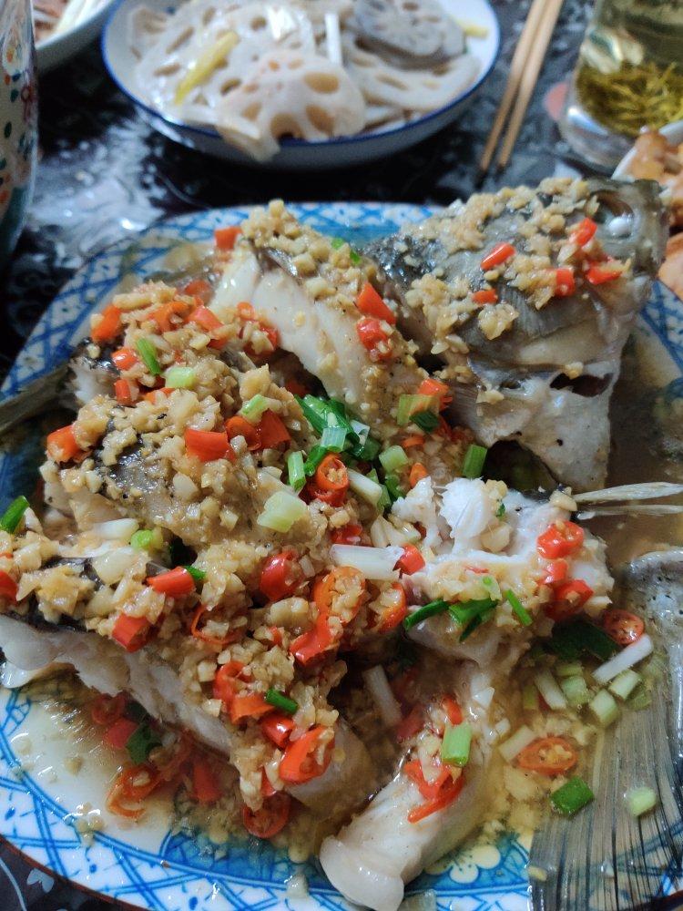蒜蓉蒸鱼片