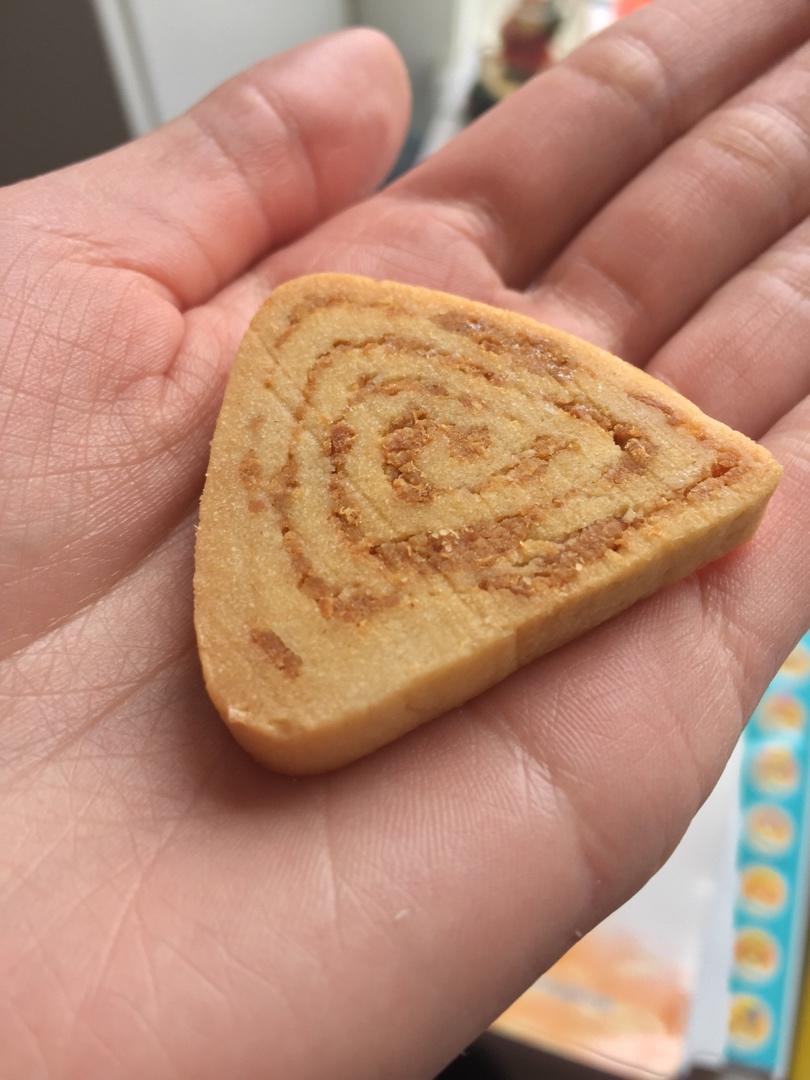 《Tinrry+》咸蛋黄肉松饼干