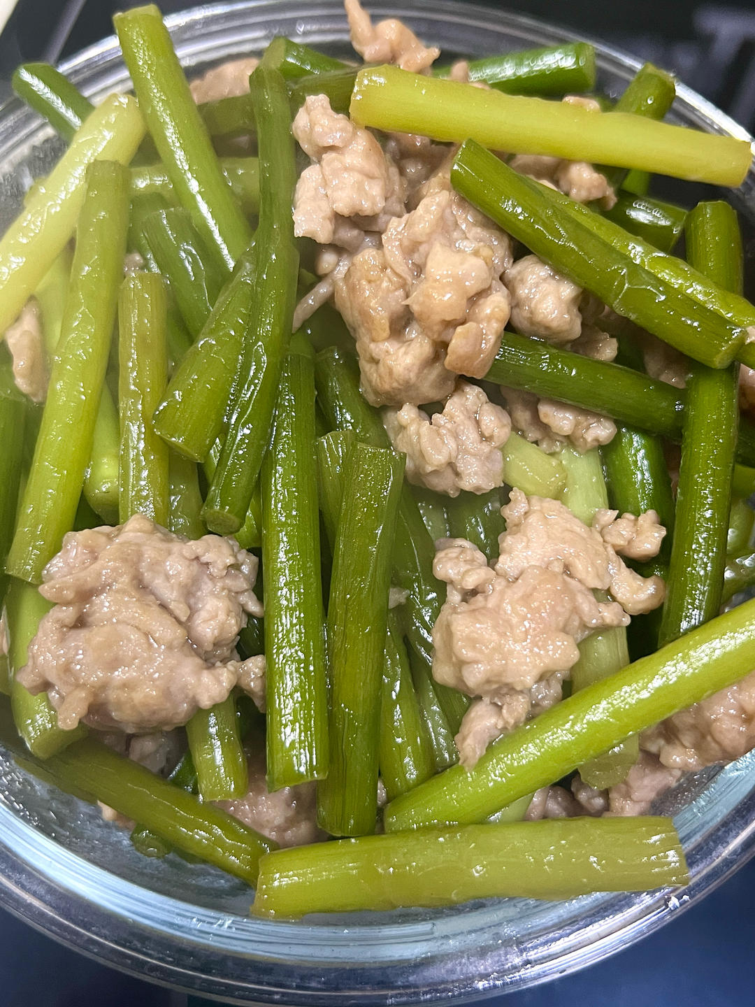 简单易做的下饭菜－蒜苔炒肉