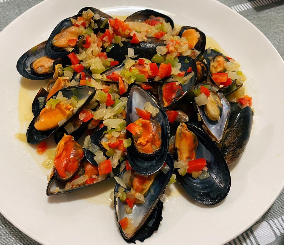 新西兰青口贝mussel（最原始最鲜美的做法）超级简单/人人都可以成为别人羡慕的大厨，超详细步骤图，铸铁锅