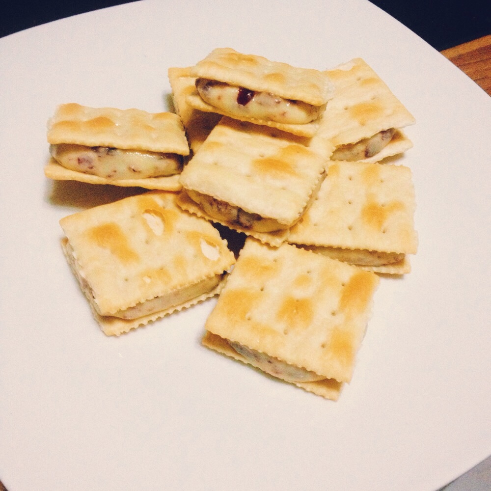牛轧糖夹心苏打饼干