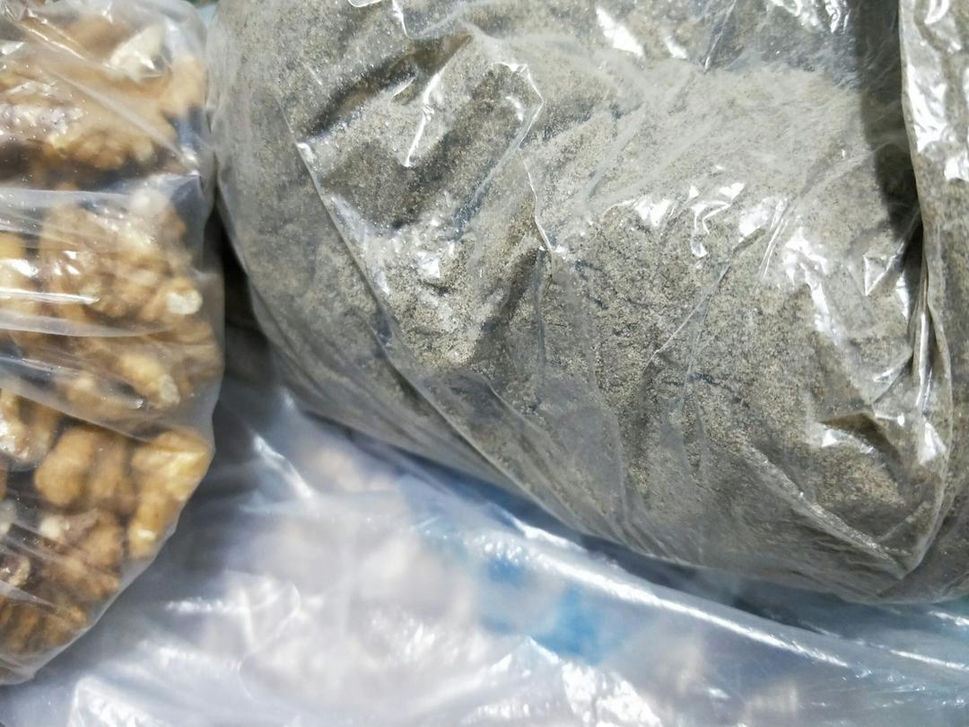 自制益智补钙黑芝麻糊粉