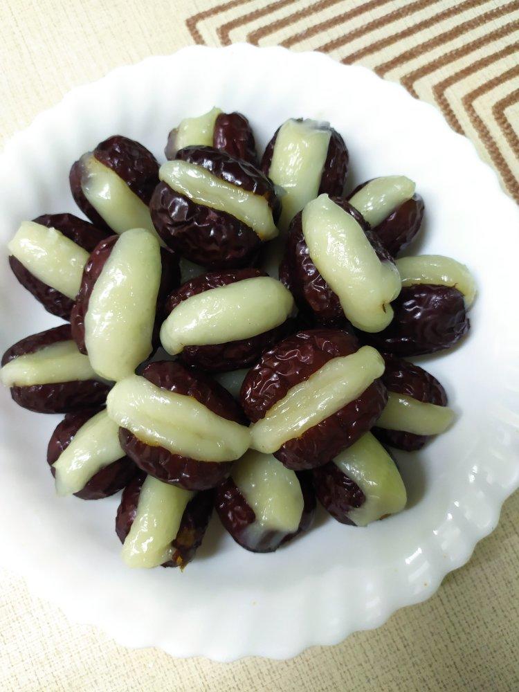 甜甜蜜蜜·红枣夹奶味糯米