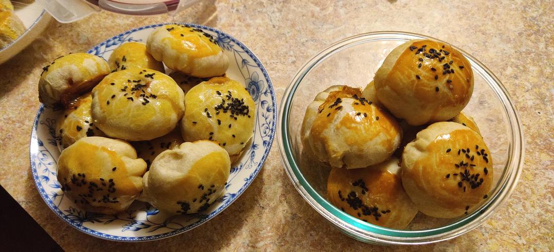 排四个小时队也买不到的鲜肉月饼，秘诀是放麻油！