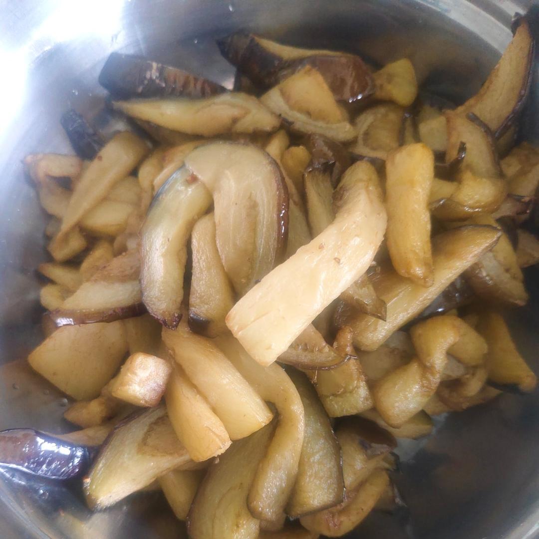 开胃下饭菜！巨简单的家常鱼香茄子煲