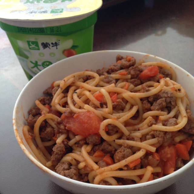 胡萝卜番茄肉丝意面