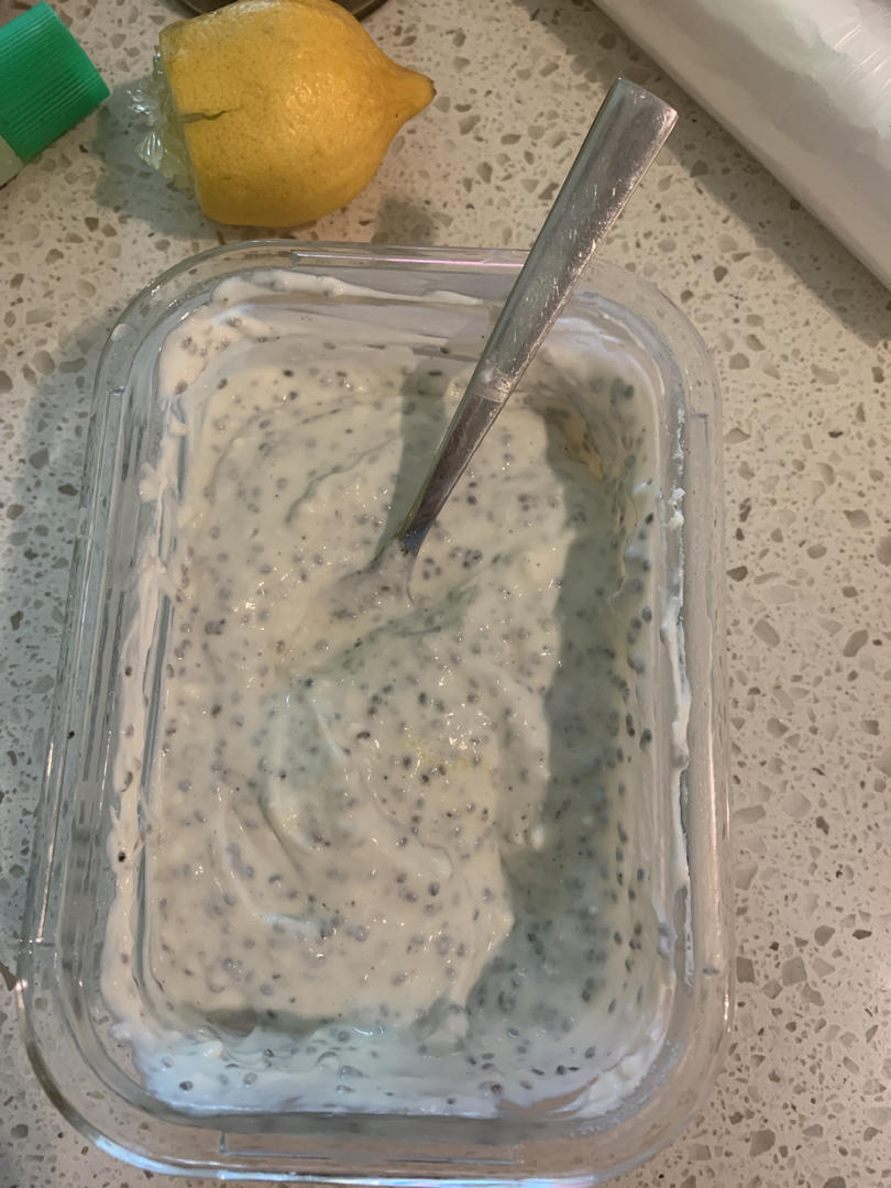 酸奶奇亚籽沙拉酱