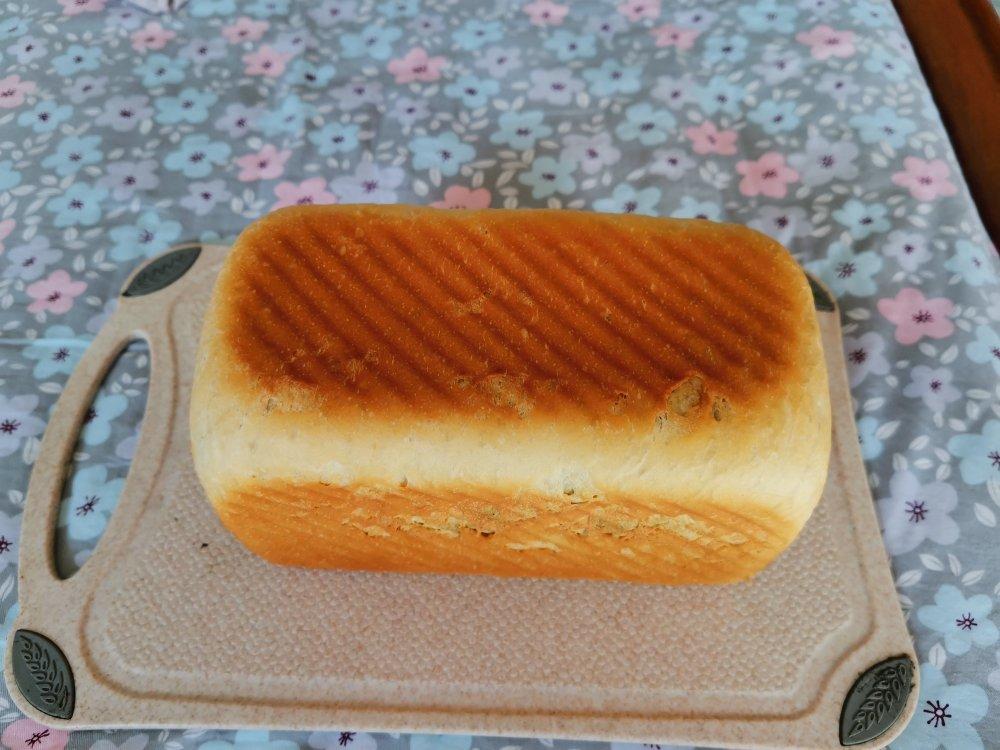 清香柔软的抹茶红豆吐司