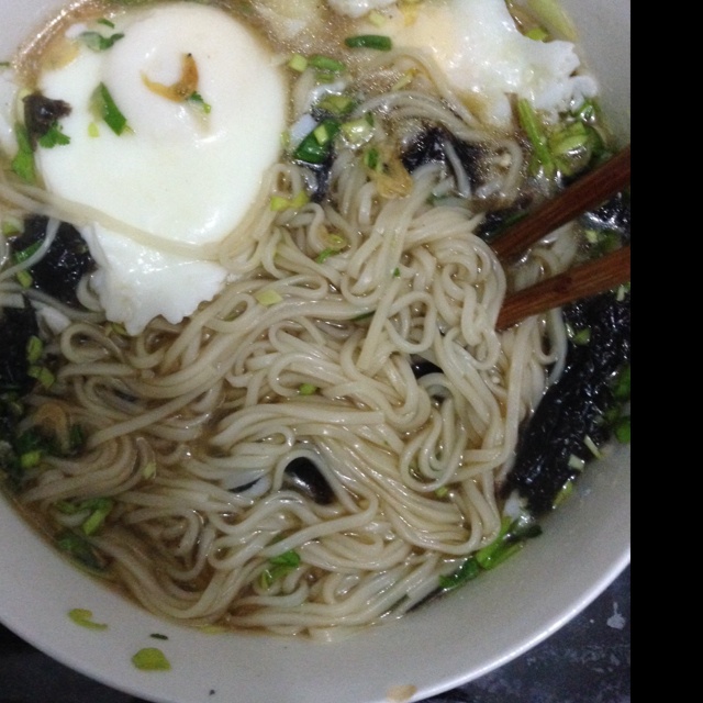 简单的荷包蛋酱油面