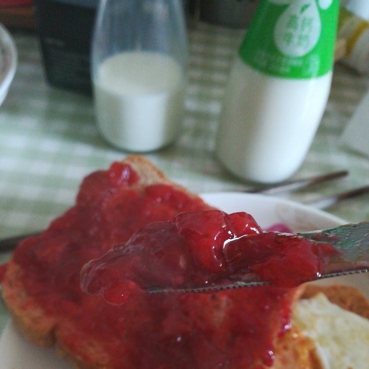🍓草莓的两种完美美味吃法：①草莓果酱 ②草莓脏脏牛奶🍓（有视频哦）Strawberry jam & Strawberry milk
