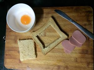 简约火腿煎蛋三明治的做法 步骤1