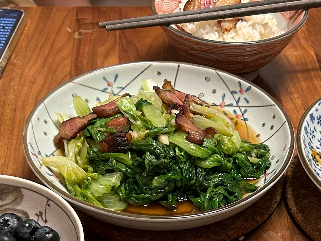 蒜蓉蚝油生菜，清脆爽口，色香味俱全