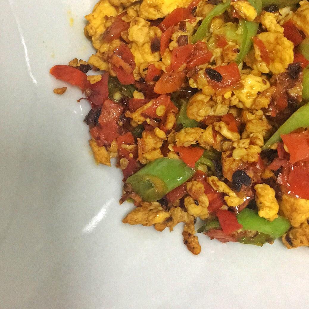 【剁椒炒鸡蛋】炒蛋好吃的关键，原来是调味！
