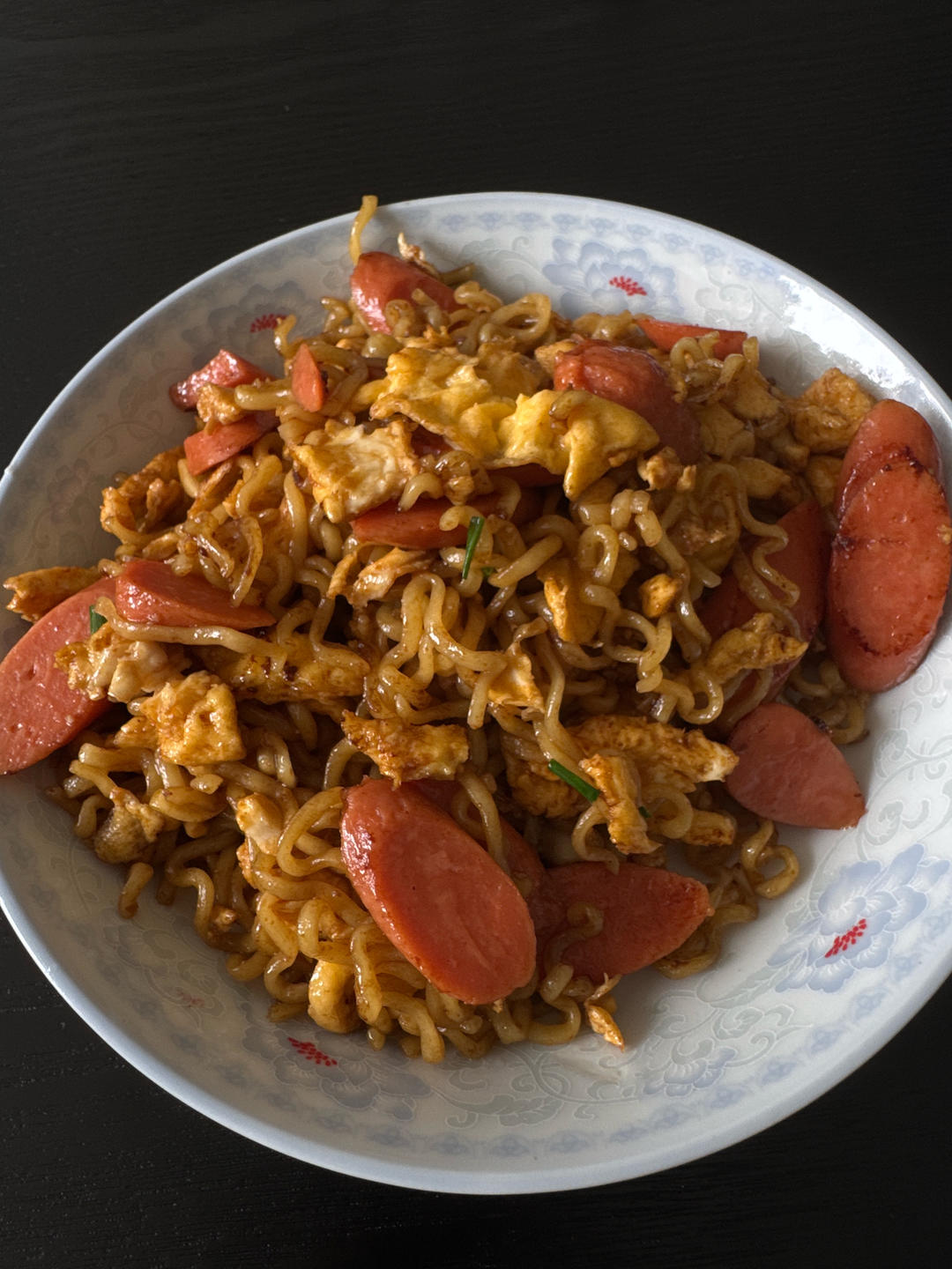 火腿肠鸡蛋炒面