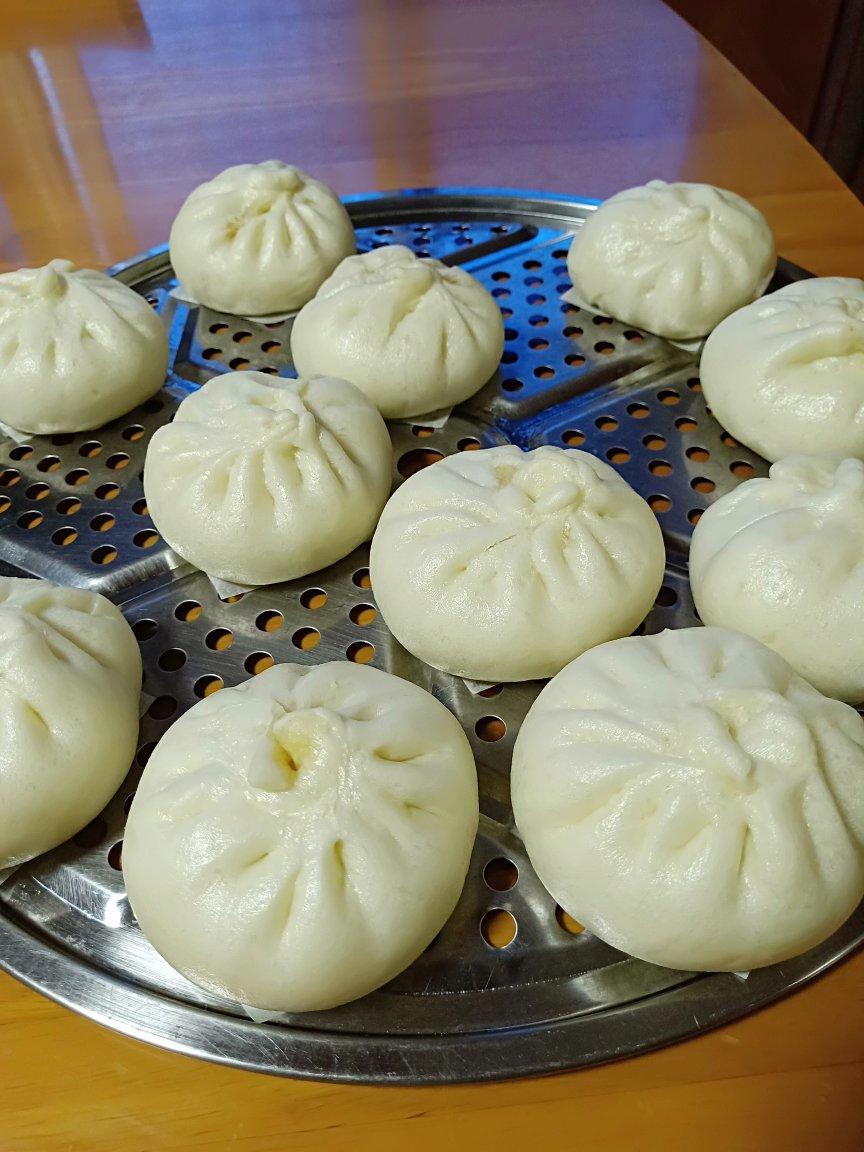 云朵般松软爆浆蜜汁叉烧包