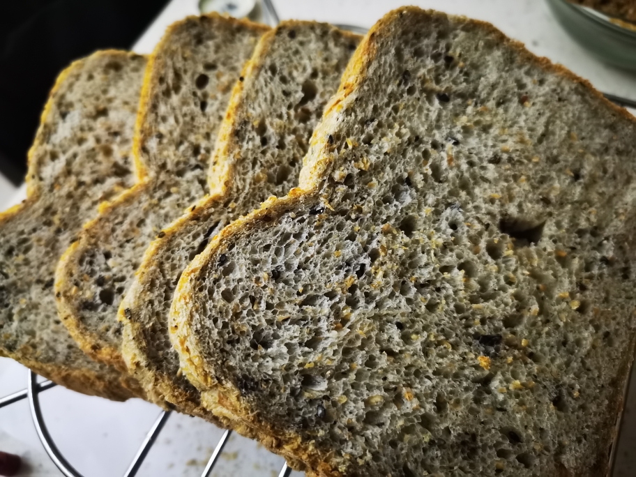 面包机版全麦芝麻无油面包的做法