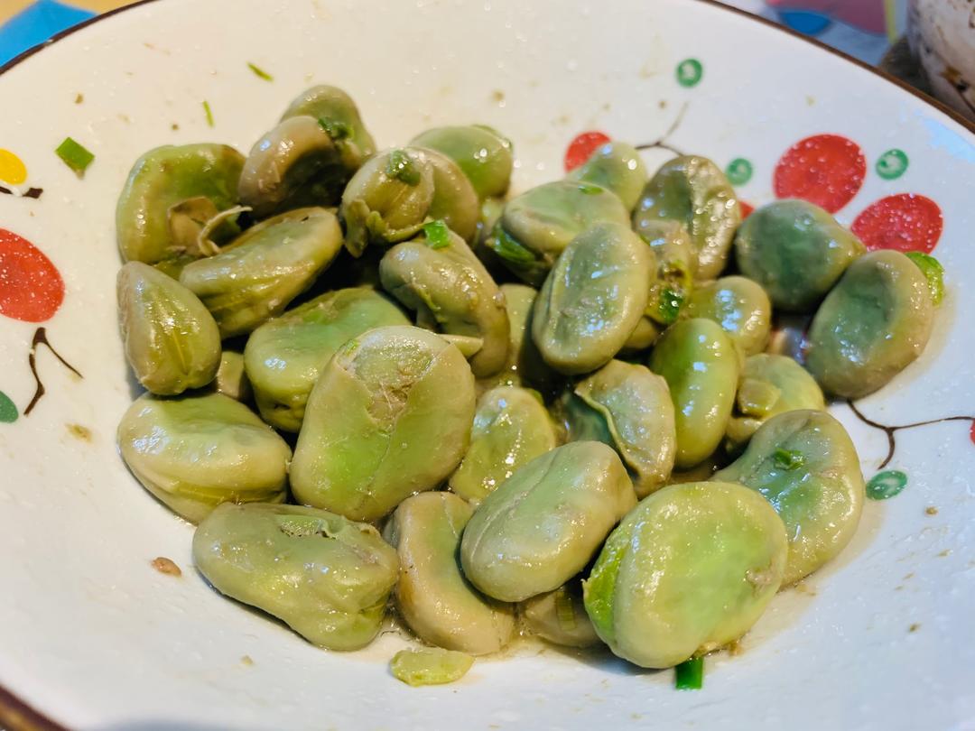 葱油蚕豆的做法