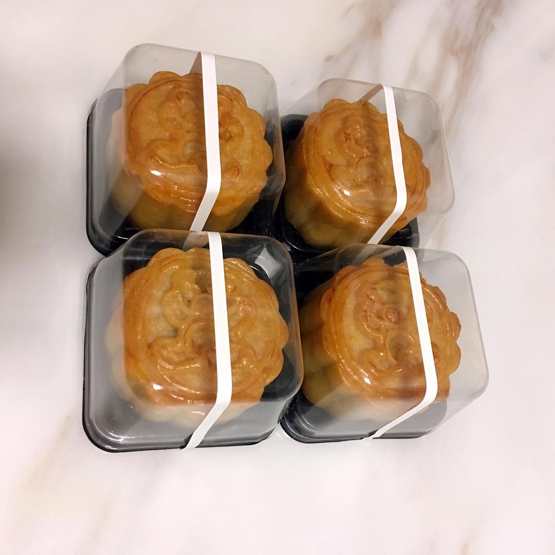 广式月饼——蛋黄莲蓉月饼