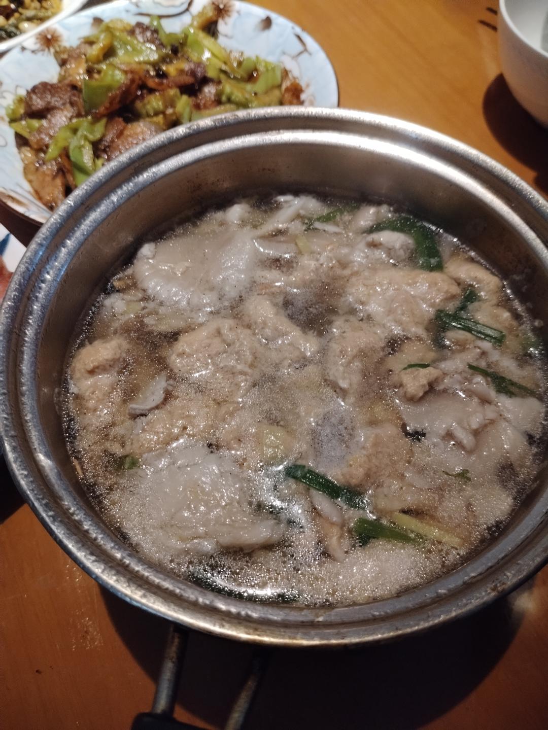 10分钟鲜掉眉毛的平菇肉片汤