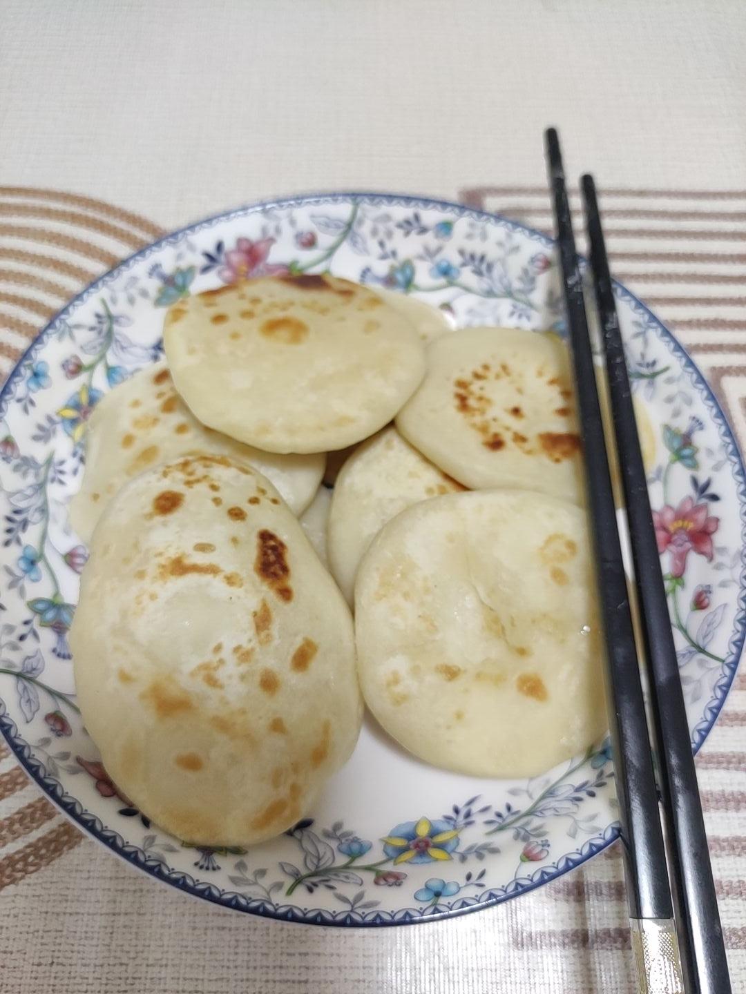 烫面小糖饼 柔软劲道 凉了也不硬 做法简单一看就会 附细节视频详解