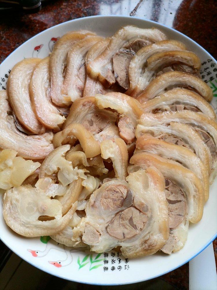 开胃凉菜【沙姜猪手】，汤汁超下饭！