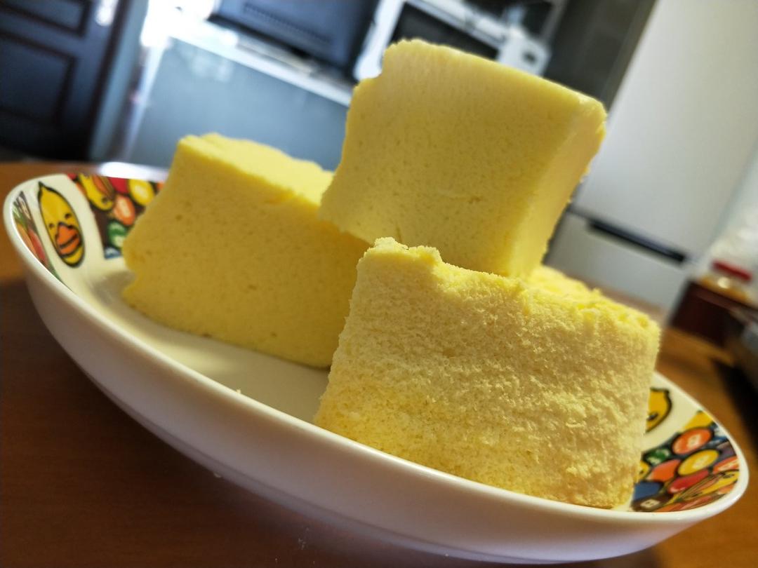 好吃不上火的【绵密型】酸奶蒸蛋糕～完胜电饭锅版