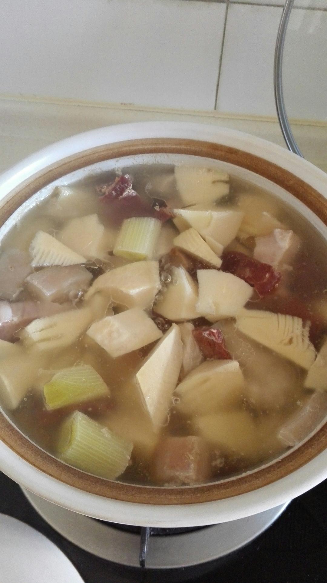 腌笃鲜(上海特色菜)