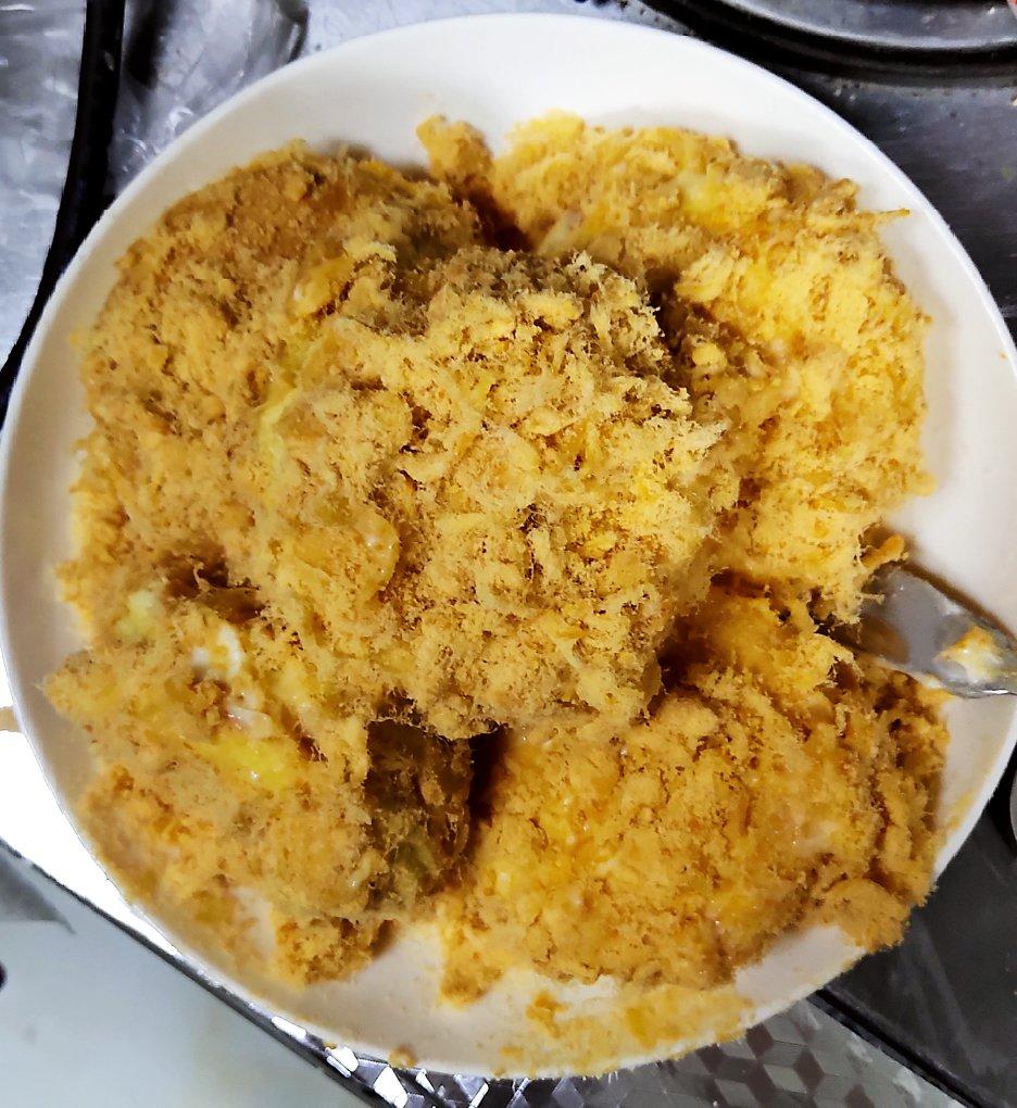 肉松小贝                 完胜鲍师傅