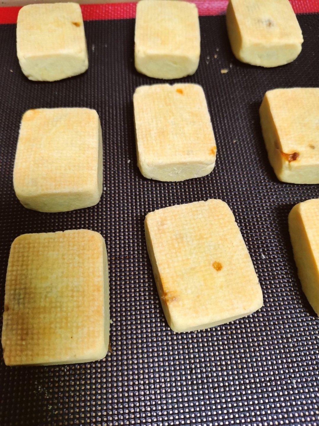 应季而食－－酥掉渣的凤梨酥