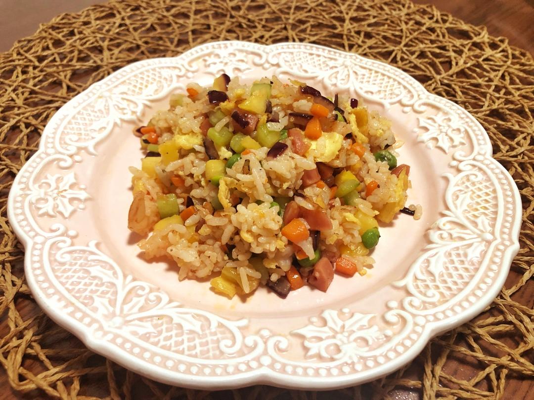 泰式菠萝炒饭