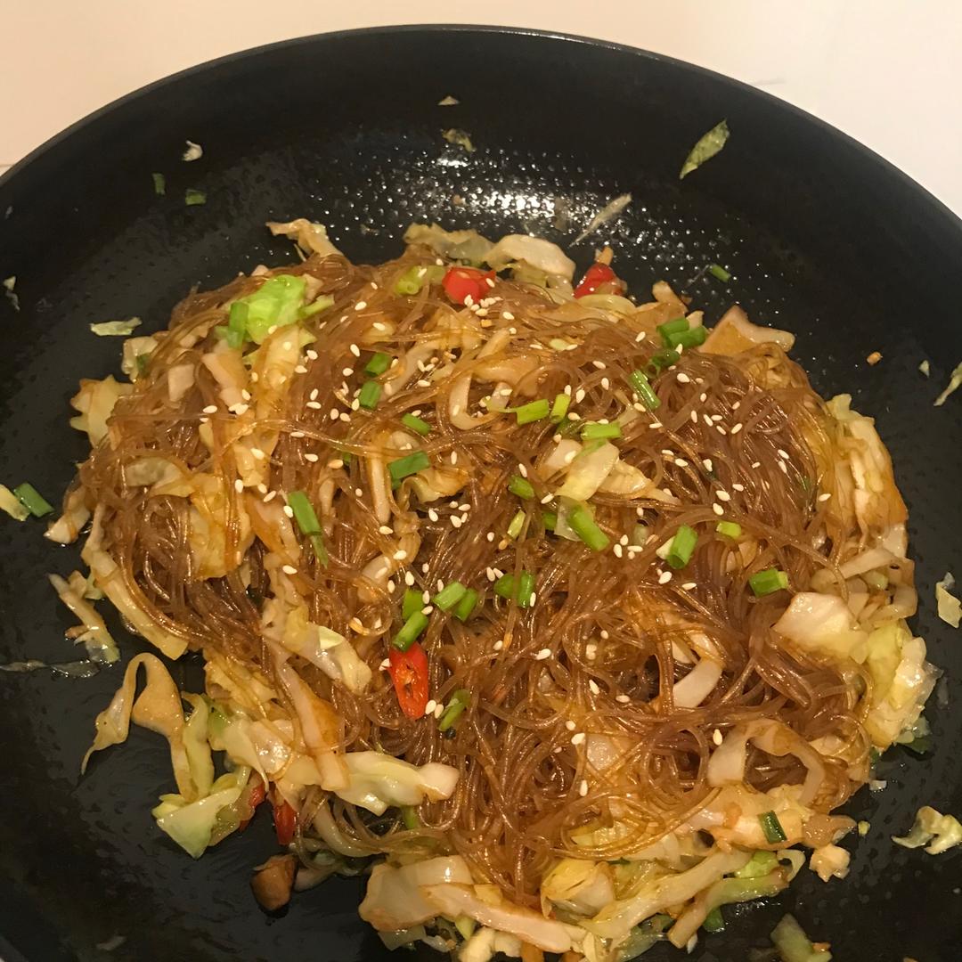 卷心菜炒粉丝 Glass noodles with Cabbage