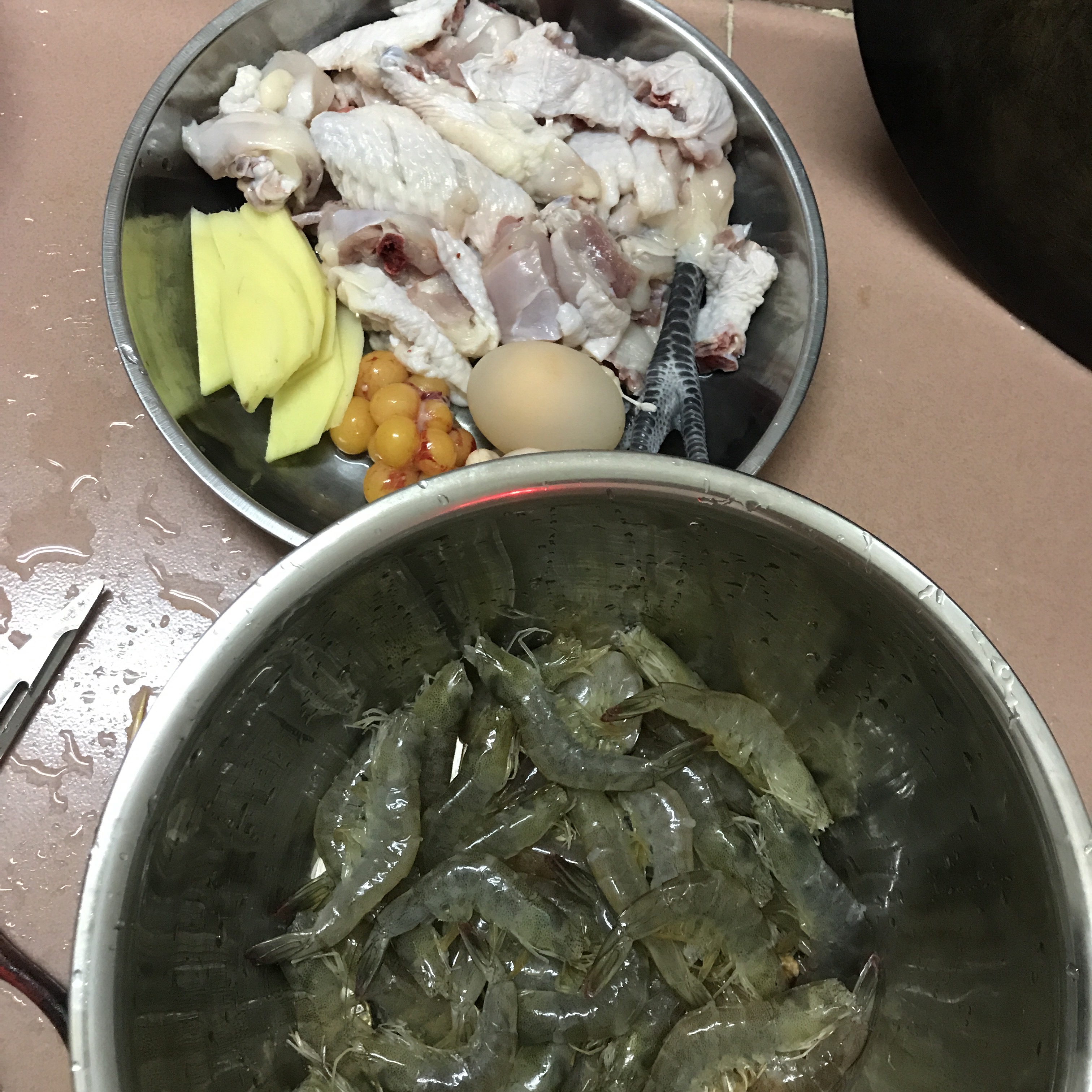 鲜虾焖鸡的做法 步骤1