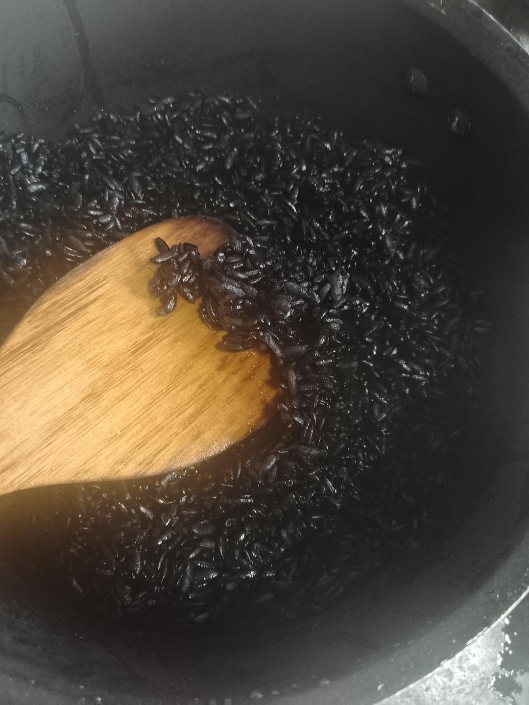 蒸饭包油条（乌饭）