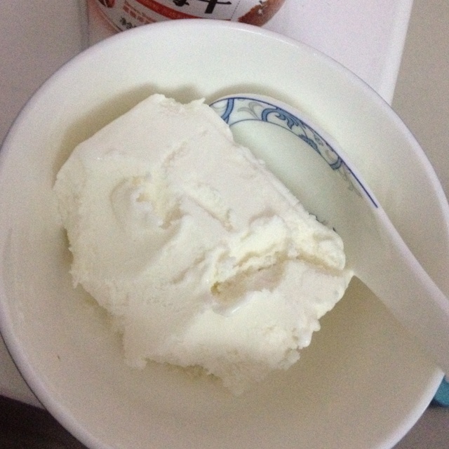白色意式香草冰淇淋