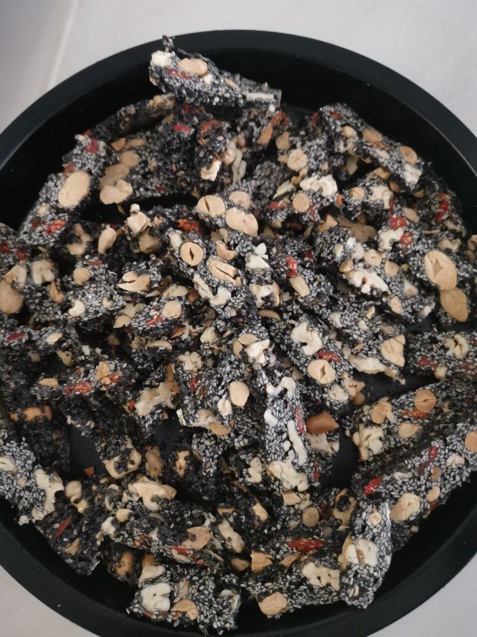 枸杞核桃花生黑芝麻片