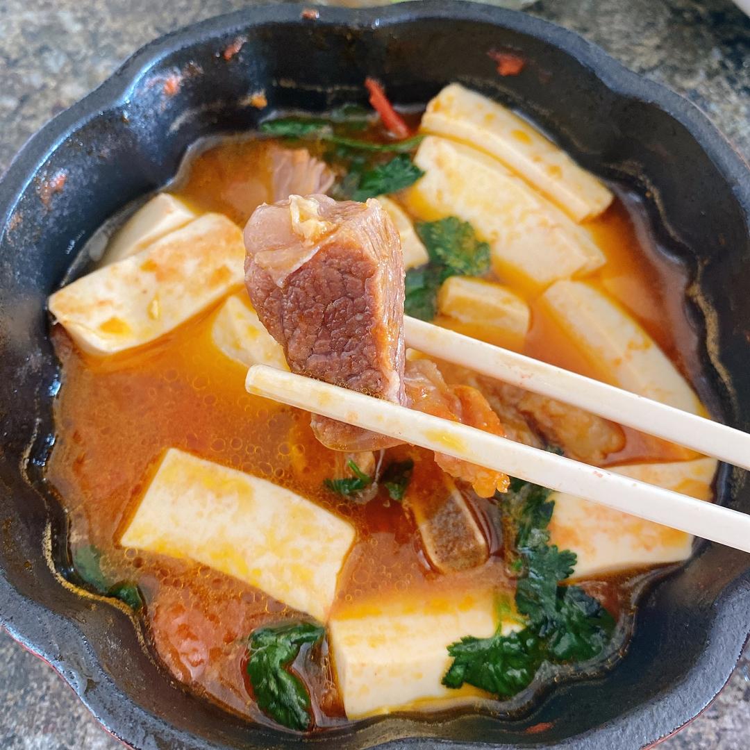 番茄牛仔骨豆腐汤的做法
