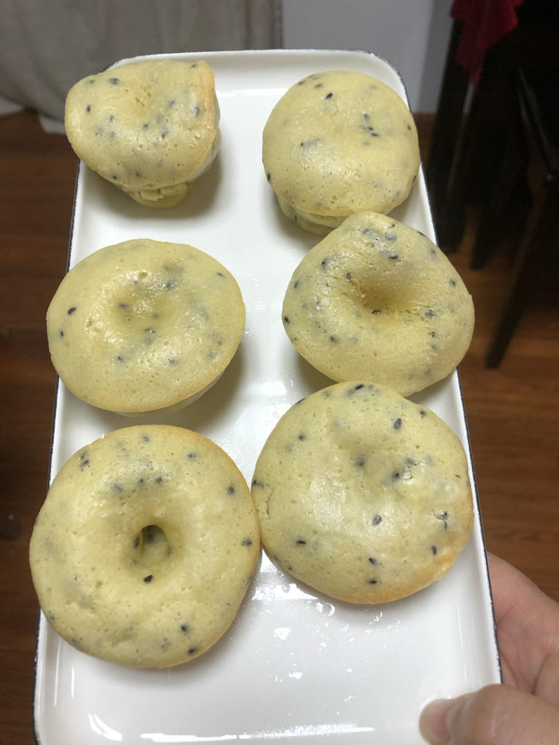 香脆可口的鸡蛋芝麻薄饼干