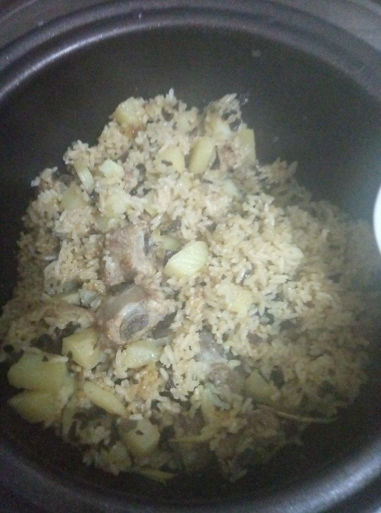 喷香排骨焖饭（爆好吃）
