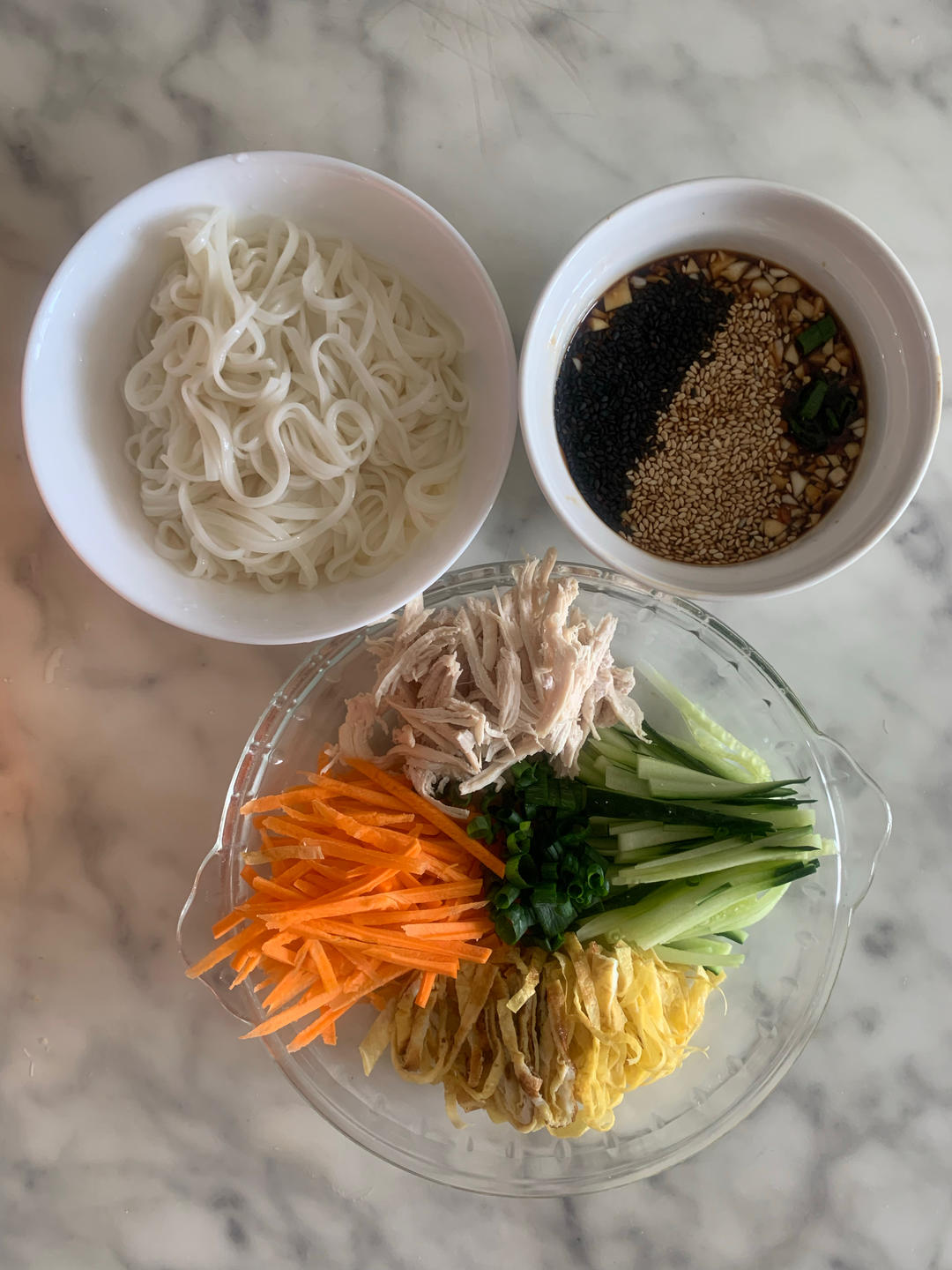 清爽鸡丝凉面