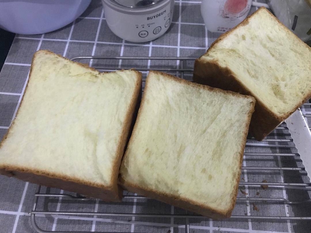 只需一次发酵的超软吐司（附面包机揉手套膜攻略）