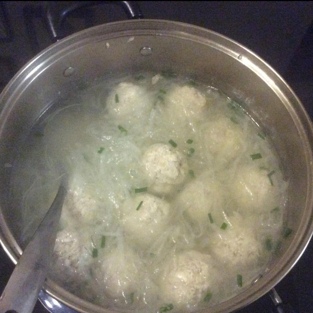 【10分钟系列】白萝卜豆腐圆子汤