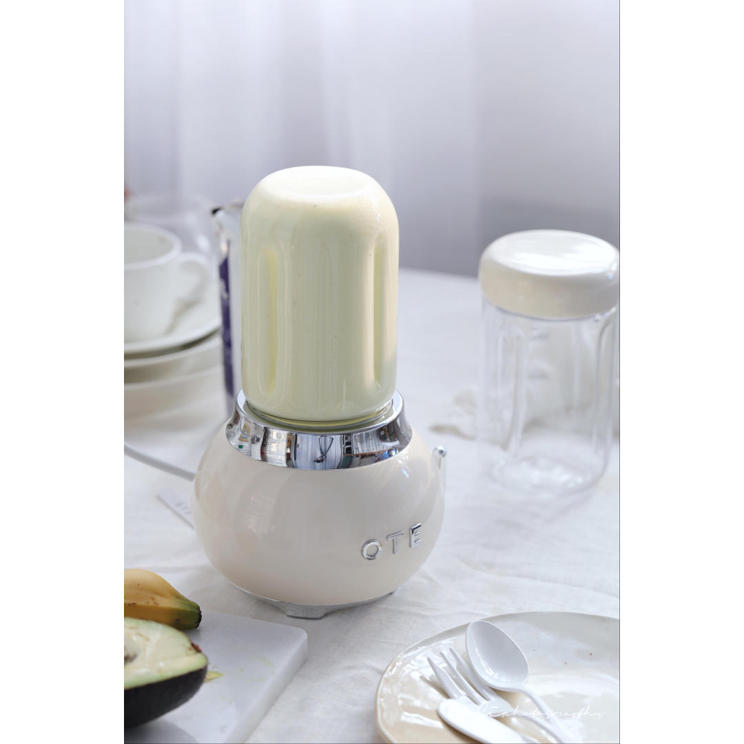 【香蕉牛油果奶昔】