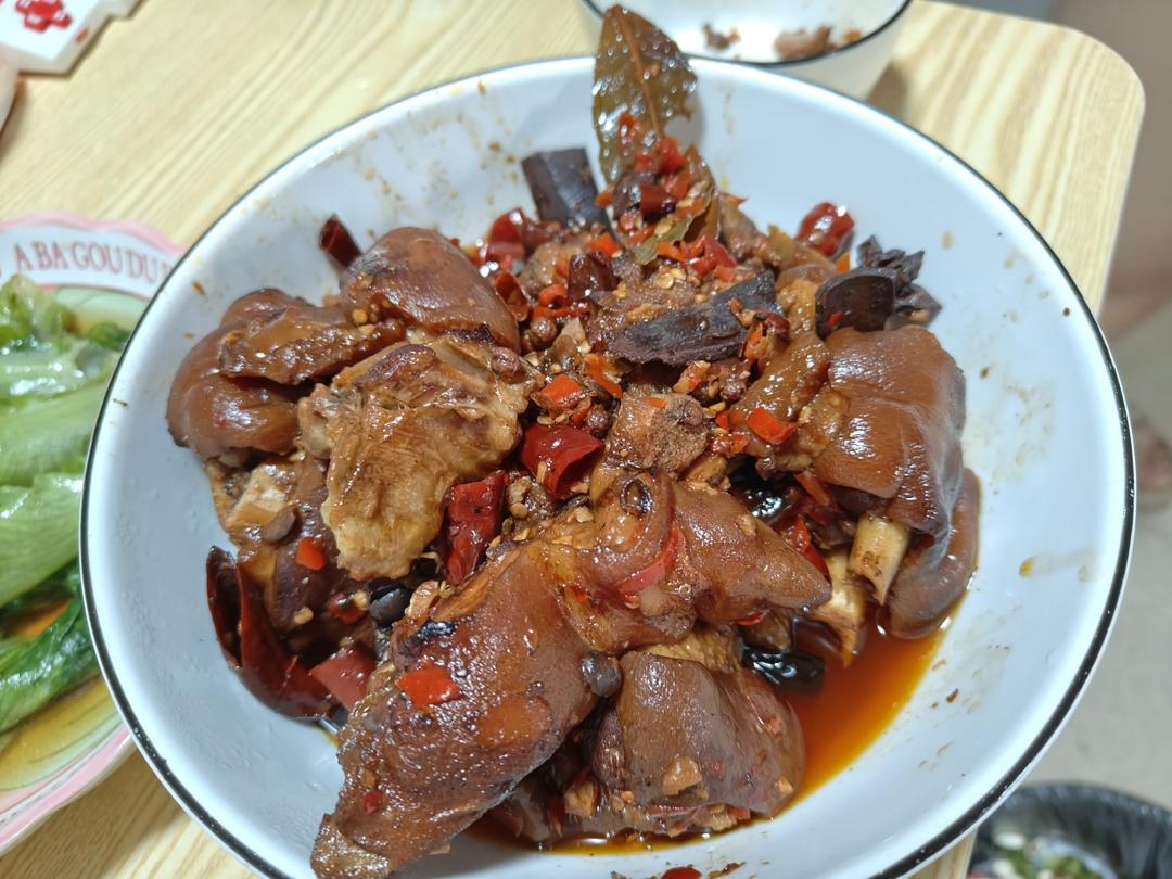 麻辣猪蹄