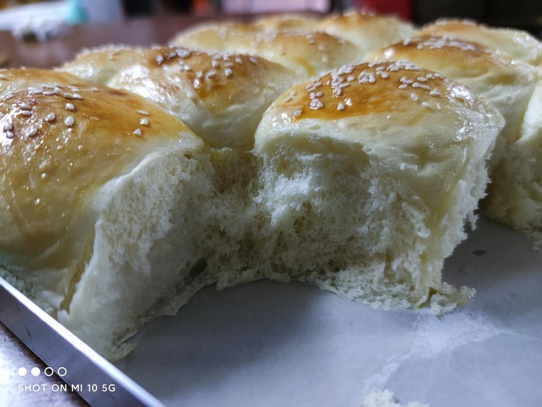 🥛超简单快手，柔软拉丝，一次发酵，牛奶小餐包