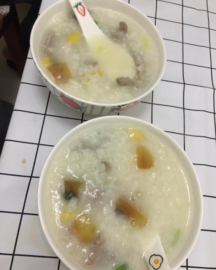 堂妈小厨——超好喝的皮蛋瘦肉粥
